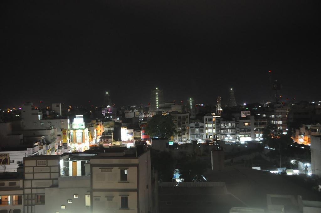 Hotel Pearls Madurai Bagian luar foto