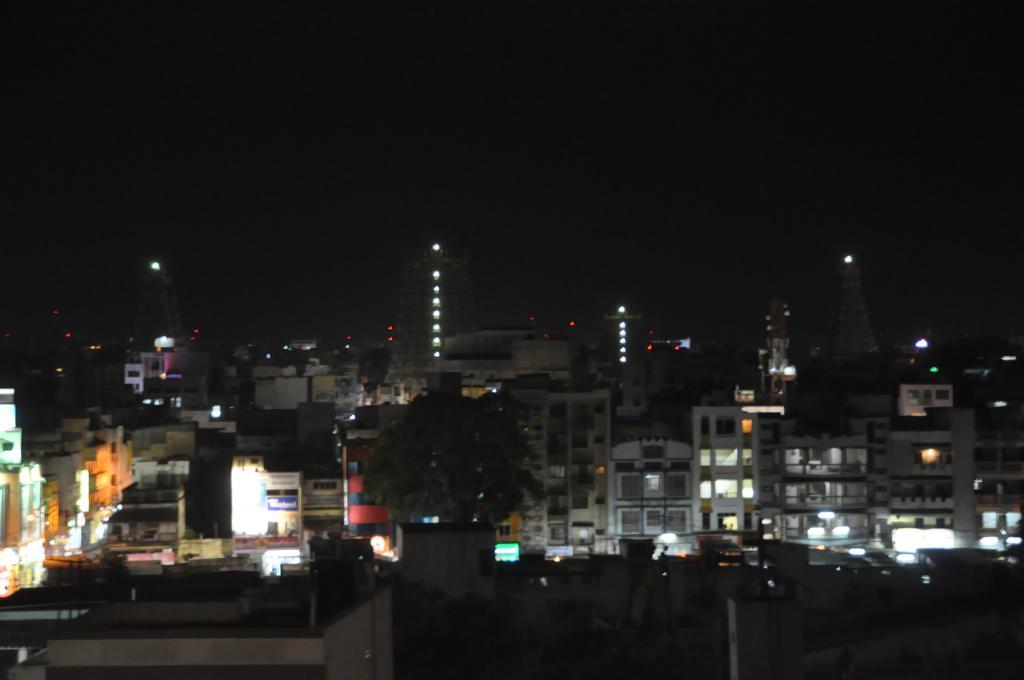 Hotel Pearls Madurai Bagian luar foto