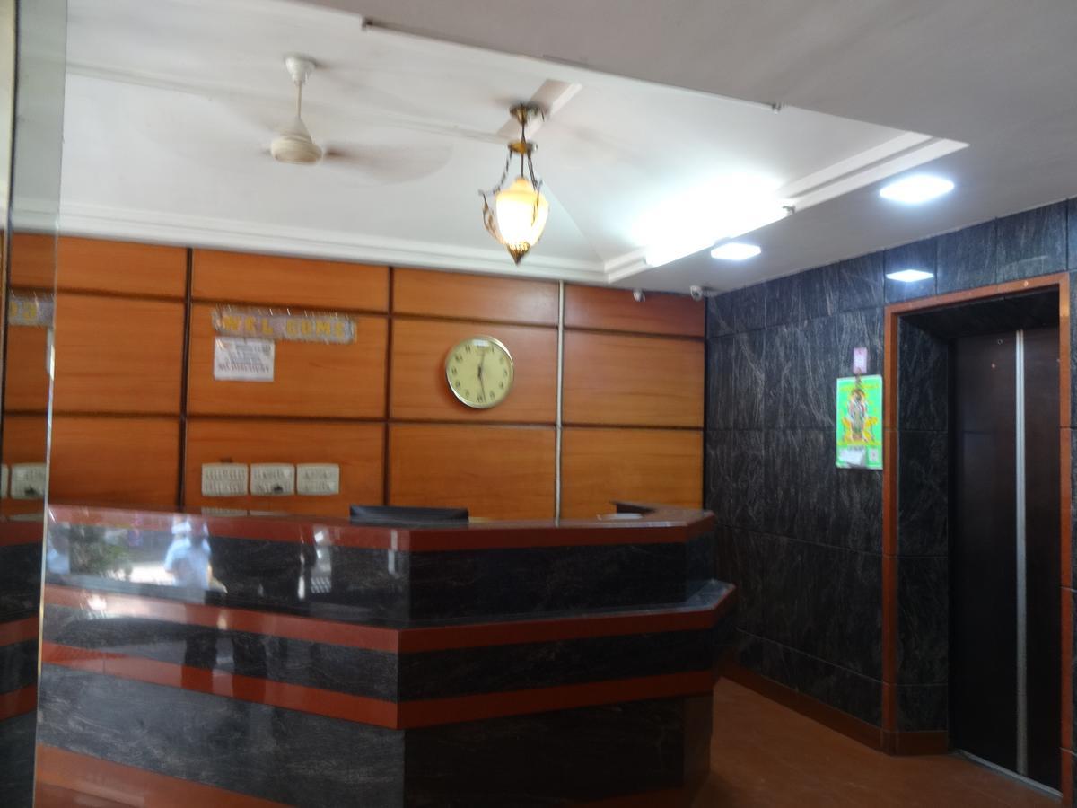Hotel Pearls Madurai Bagian luar foto