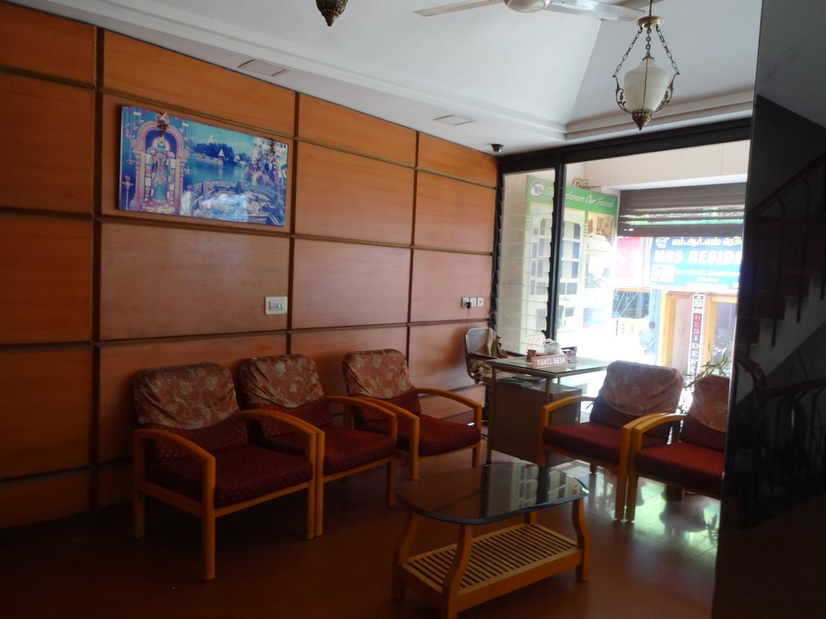 Hotel Pearls Madurai Bagian luar foto