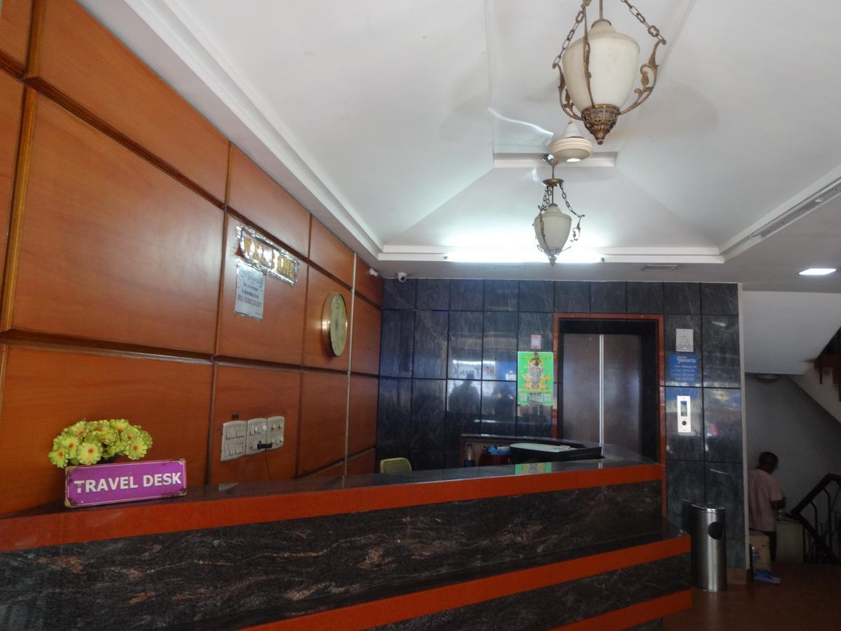 Hotel Pearls Madurai Bagian luar foto