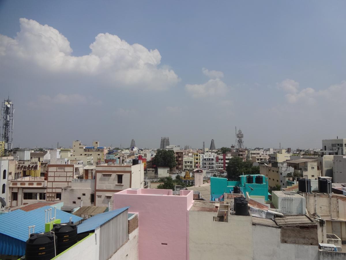 Hotel Pearls Madurai Bagian luar foto
